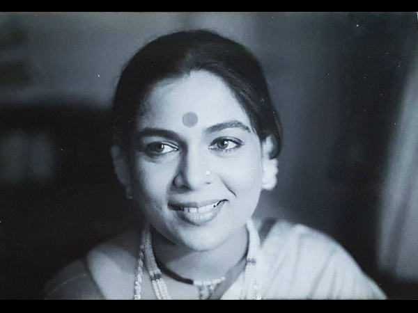 renuka-shahane-s-heart-warming-message-on-reema-lagoo-demise