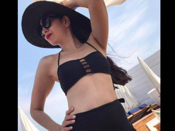 karisma-kapoor-turns-cover-girl-and-looks-beautiful