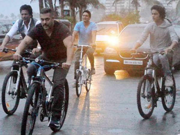 shahrukh-khan-talks-about-salman-khan-s-cameo-the-dwarf-film shahrukh-khan-talks-about-salman-khan-s-cameo-the-dwarf-film