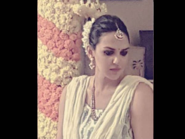 esha-deol-turns-bride-in-her-baby-shower-see-most-stylish-pregnant
