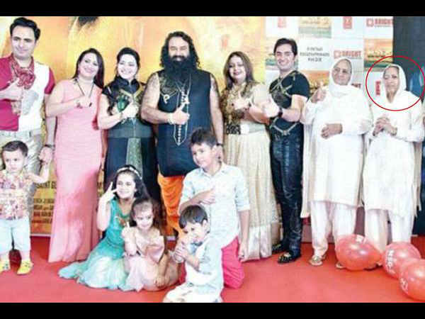 gurmeet-ram-rahim-singh-s-wife-s-photo-goes-viral-on-the-internet gurmeet-ram-rahim-singh-s-wife-s-photo-goes-viral-on-the-internet