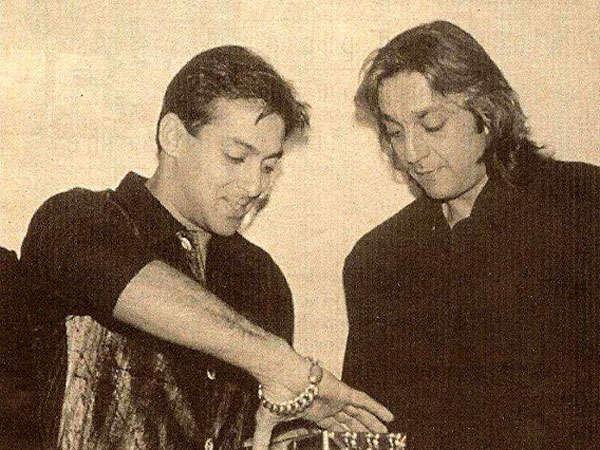 salman-khan-calls-sanajy-dutt-a-peace-talk salman-khan-calls-sanajy-dutt-a-peace-talk