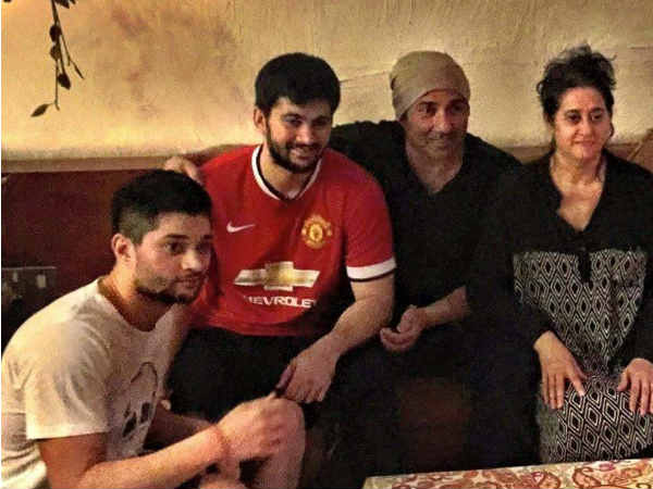 dimple-kapadia-sunny-deol-spotted-holding-hands-in-london