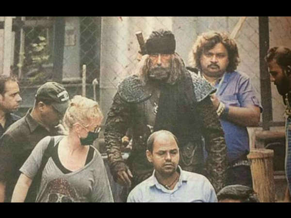 amitabh-bachchan-look-from-thugs-hindostan-leaked