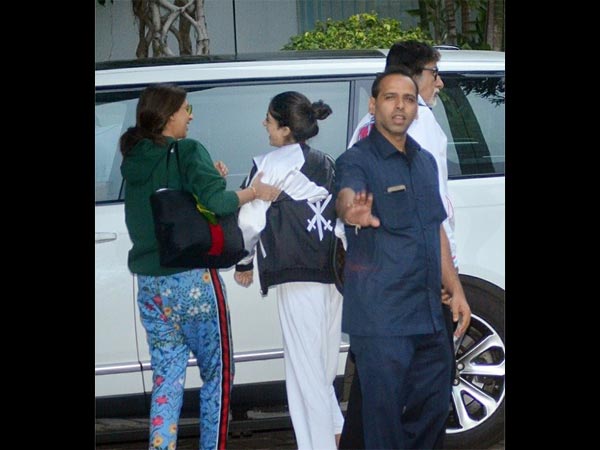 bachchan-family-leaves-for-maldives-to-celebrate-amitabh-bachchan-75th-birthday