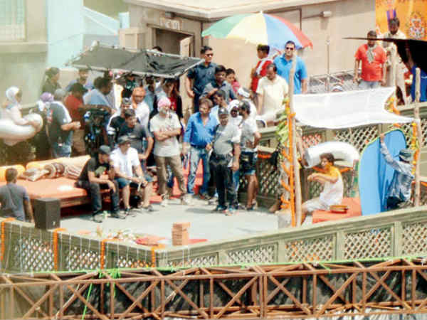 shahrukh-anushka-s-wedding-pic-from-anand-l-rai-d-dwarf-film-leaked