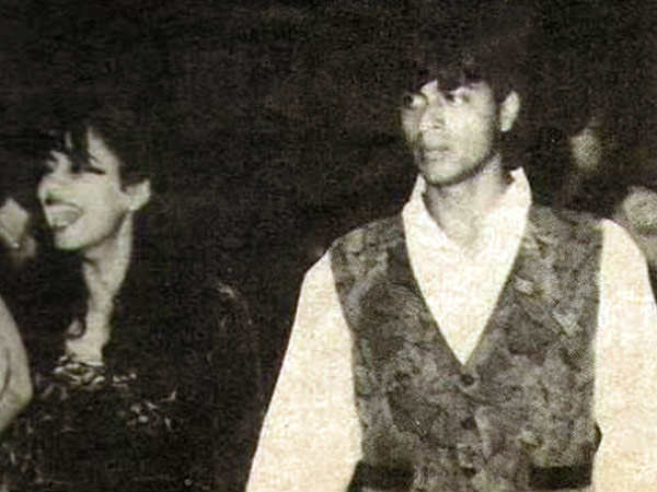 flashback-pic-the-day-shahrukh-khan-wants-beat-someone-wife-gauri-enjoys