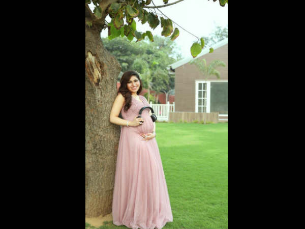 tulsi-kumar-expecting-her-first-baby