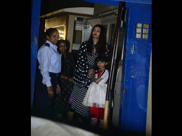 aishwarya-shahrukh-khan-come-cheer-aaradhya-abram-at-their-school-annual-day aishwarya-shahrukh-khan-come-cheer-aaradhya-abram-at-their-school-annual-day