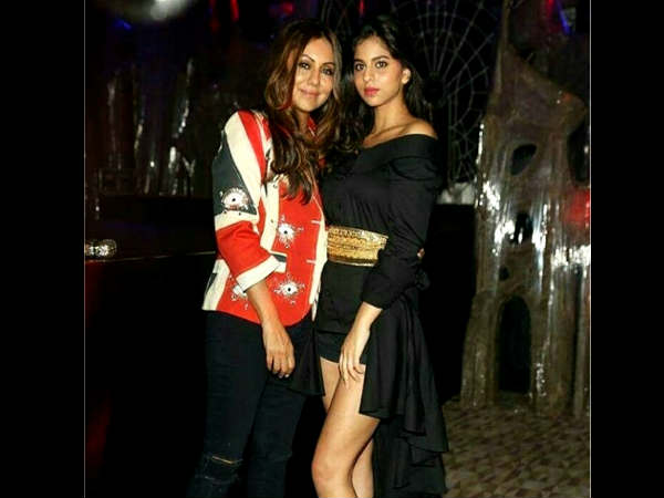 gauri-khan-suhana-khan-looks-stunning-in-their-recent-fashionable-outing