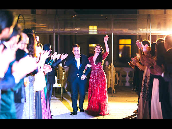 surveen-chawla-and-akshay-thakkar-marriage-pics