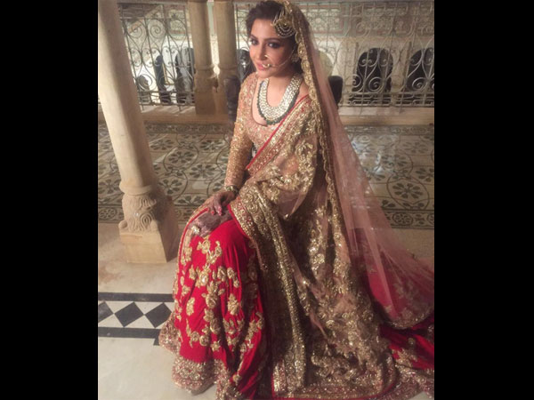 anushka-sharma-is-pissed-off-with-manish-malhotra-know-reason