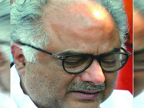 boney-kapoor-is-inconsolable-immersing-sridevi-s-ashes-haridwar-manish-malhotra-anil-kapoor-condole