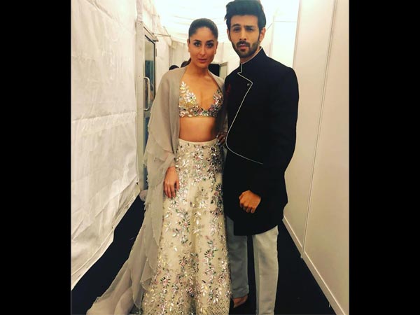 kareena-kapoor-walks-the-ramp-manish-malhotra-singapore-see-pics
