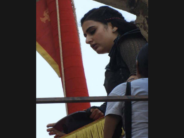 amitabh-bachchan-fatima-sana-shaikh-clicked-on-the-sets-thug-of-hindostan