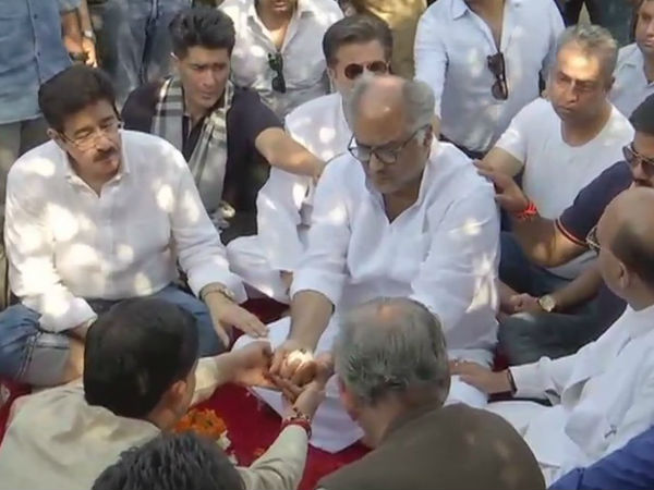 sridevi-ashes-immersed-in-haridwar-by-boney-kapoor-anil-kapoor-manish-malhotra sridevi-ashes-immersed-in-haridwar-by-boney-kapoor-anil-kapoor-manish-malhotra