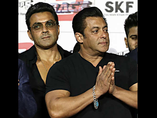 disappointed-salman-khan-fan-want-their-race-3-ticket-money-back disappointed-salman-khan-fan-want-their-race-3-ticket-money-back