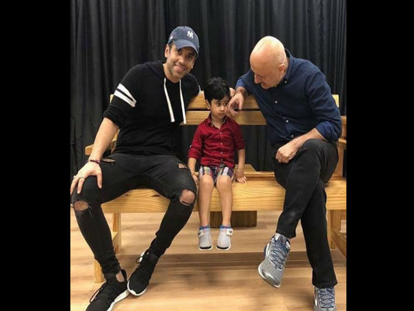 anupam kher, tushar kapoor, अनुपम खेर, तुषार कपूर anupam kher, tushar kapoor, अनुपम खेर, तुषार कपूर