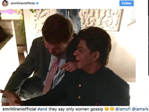 shahrukh-khan-sachin-tendulkar-pose-a-selfie-at-akash-ambani-s-engagement