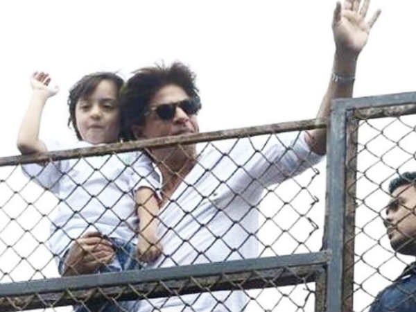 aamir-khan-celebrate-eid-with-fatima-sana-shaikh-sanya-malhotra-view-pics