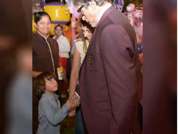 abram-khan-is-angry-at-paparazzi-clicking-his-pictures