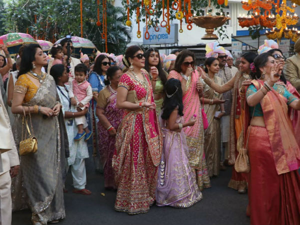 isha-ambani-wedding-priyanka-chopra-aishwarya-rai-aamir-khan-and-other-celebs isha-ambani-wedding-priyanka-chopra-aishwarya-rai-aamir-khan-and-other-celebs