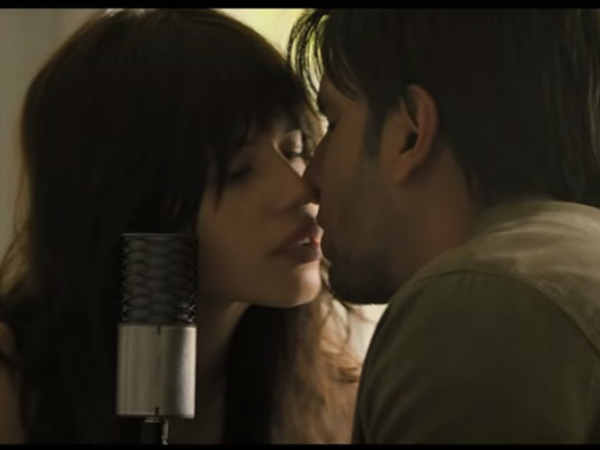 gully-boy-movie-review-and-rating-ranveer-singh-alia-bhatt