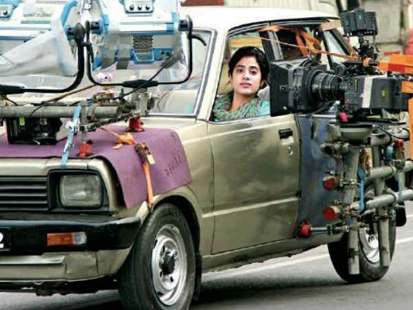 janhvi-kapoor-starts-shooting-for-gunjan-saxena-biopic-kargil-girl-in-lucknow-view-first-pics janhvi-kapoor-starts-shooting-for-gunjan-saxena-biopic-kargil-girl-in-lucknow-view-first-pics