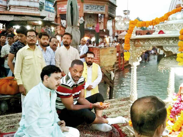 student of the year 2, tiger shroff, tara sutaria, ananya pandey, will smith, स्टूडेंट ऑफ द ईयर 2, टाइगर श्रॉफ, अनन्या पांडे, तारा सुतारिया, विल स्मिथ