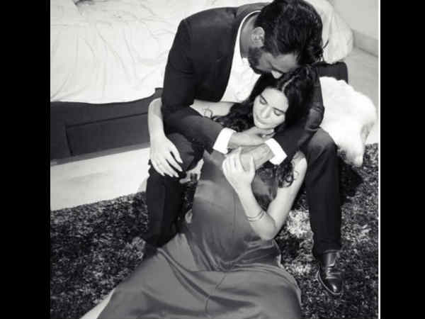 अपने बेटे के लिए पागल हैं