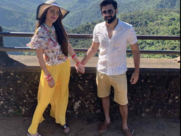 tmc-mp-nusrat-jehan-enjoys-honeymoon-with-businessman-husband-nikhil-jain-view-pics