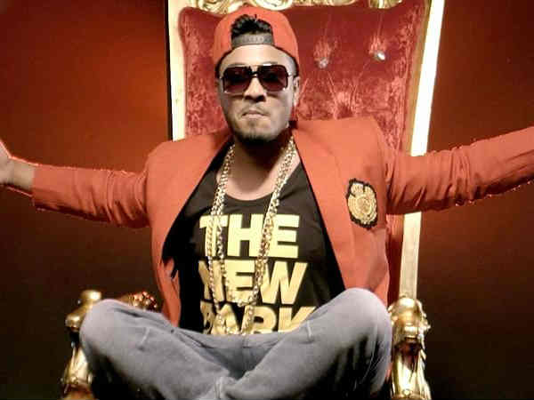 rapper-raftaar-supports-caa-nrc-protest-at-a-live-concert-later-apologises-in-a-tweet rapper-raftaar-supports-caa-nrc-protest-at-a-live-concert-later-apologises-in-a-tweet