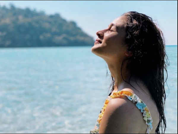 alia-bhatt-is-holidaying-with-ranbir-kapoor-and-ayan-mukerji-see-pics
