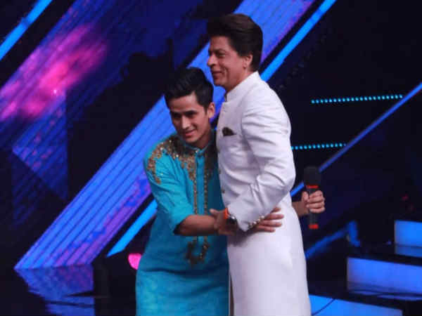 shahrukh-khan-talks-about-his-religion-in-a-viral-video