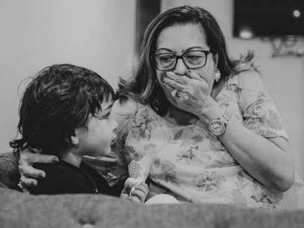 taimur-ali-khan-feeds-ice-cream-to-his-whole-face-pics-go-viral