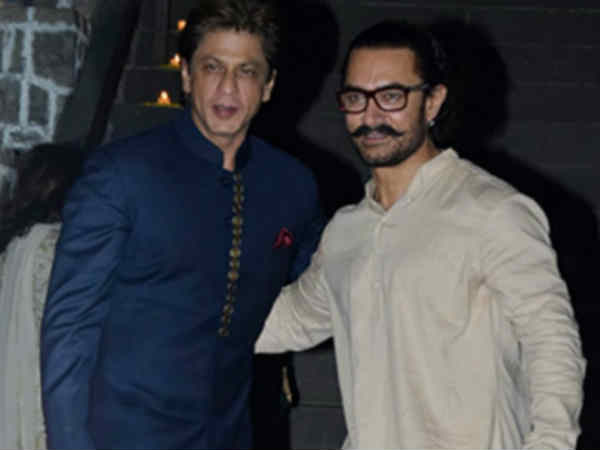 when-aamir-khan-blogged-shahrukh-is-licking-my-feet-and-is-stinking when-aamir-khan-blogged-shahrukh-is-licking-my-feet-and-is-stinking