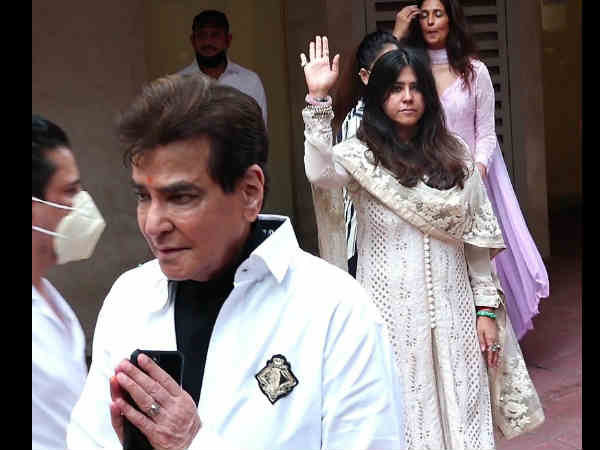 ekta-kapoor-hosts-ganesh-visarjan-get-together-celebs-attend-see-pics