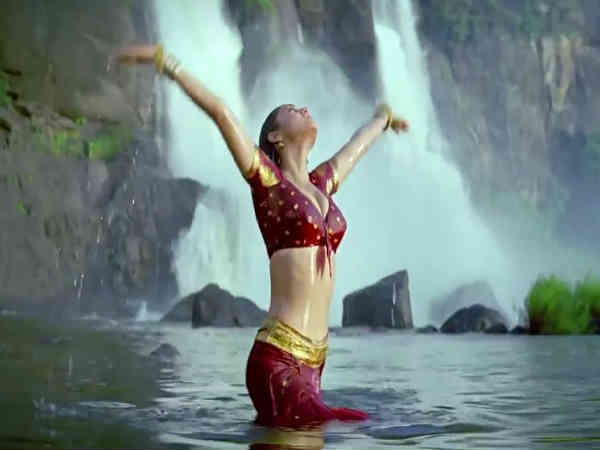 dil-se-shahrukh-khan-not-came-to-shoot-with-preity-zinta-for-an-intimate-waterfall-scene