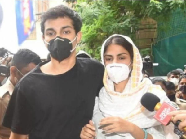 Rhea Chakraborty Rhea Chakraborty