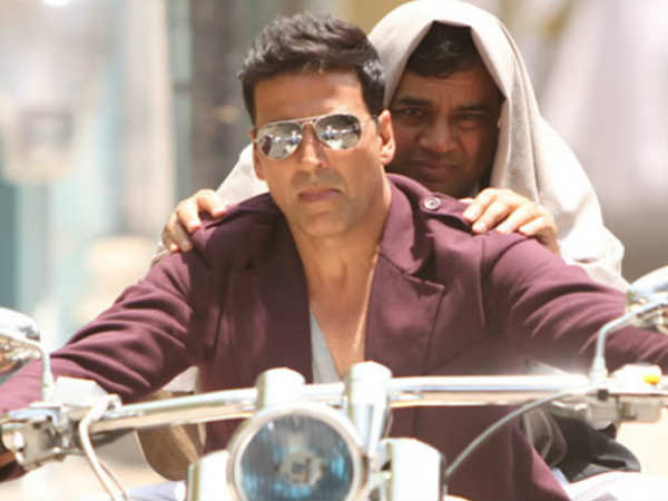 अक्षय कुमार को सुनाई गई