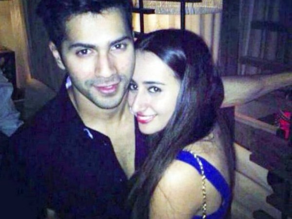 शादी की फोटोज हुईं वायरल