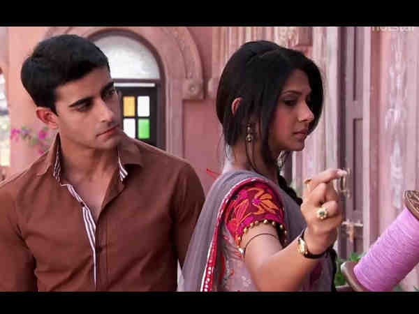 सरस और कुमुद का रोमांस