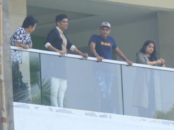 रिलैक्स करते दिखे मेहमान रिलैक्स करते दिखे मेहमान