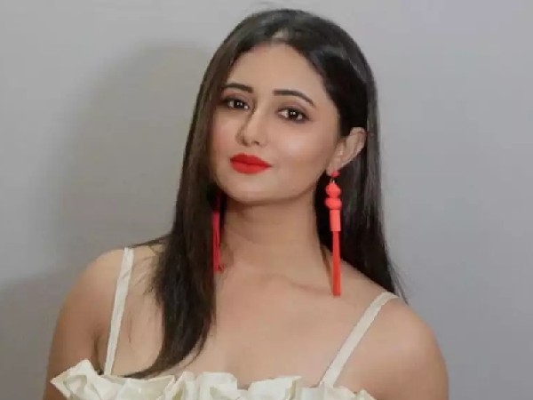 टीवी से हुईं पॉपुलर