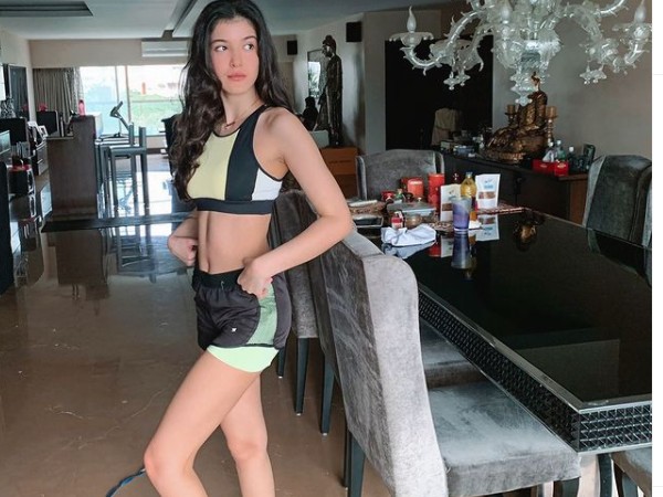 बॉलीवुड में डेब्यू