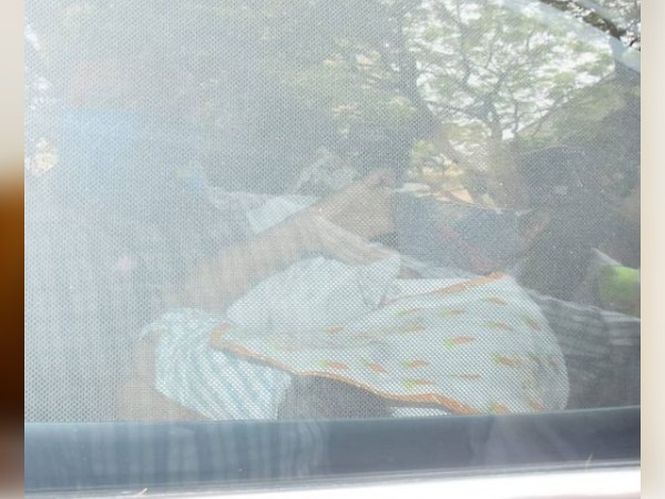 बॉलीवुड सितारों ने भी करीना और सैफ को शुभकामनाएं भेजी