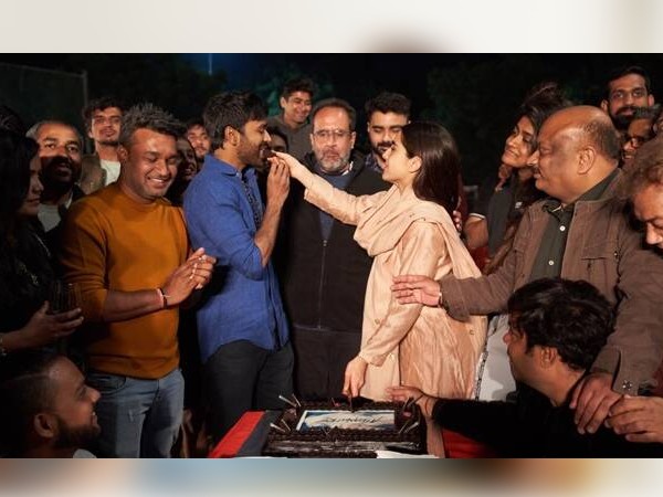 सारा अली खान का डबल रोल सारा अली खान का डबल रोल