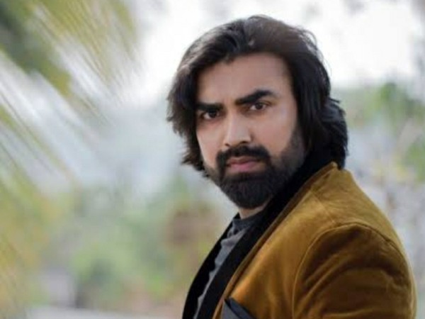 चमक दमक की है दुनिया