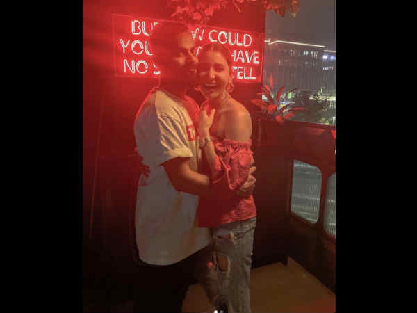 केवल परिवार साथ केवल परिवार साथ