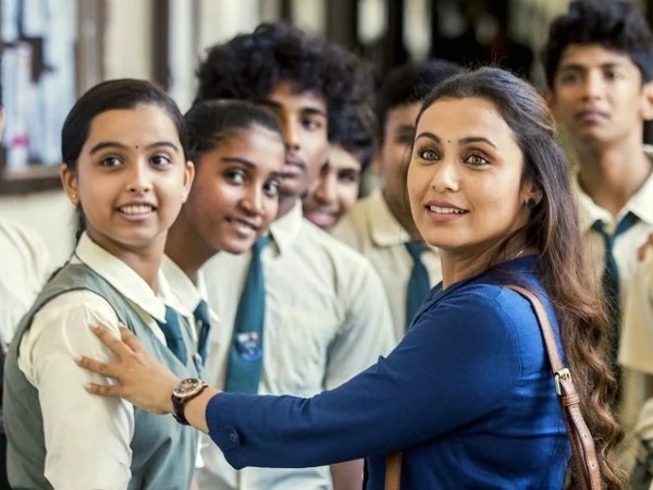 रानी की एक्टिंग सहज और स्वाभाविक